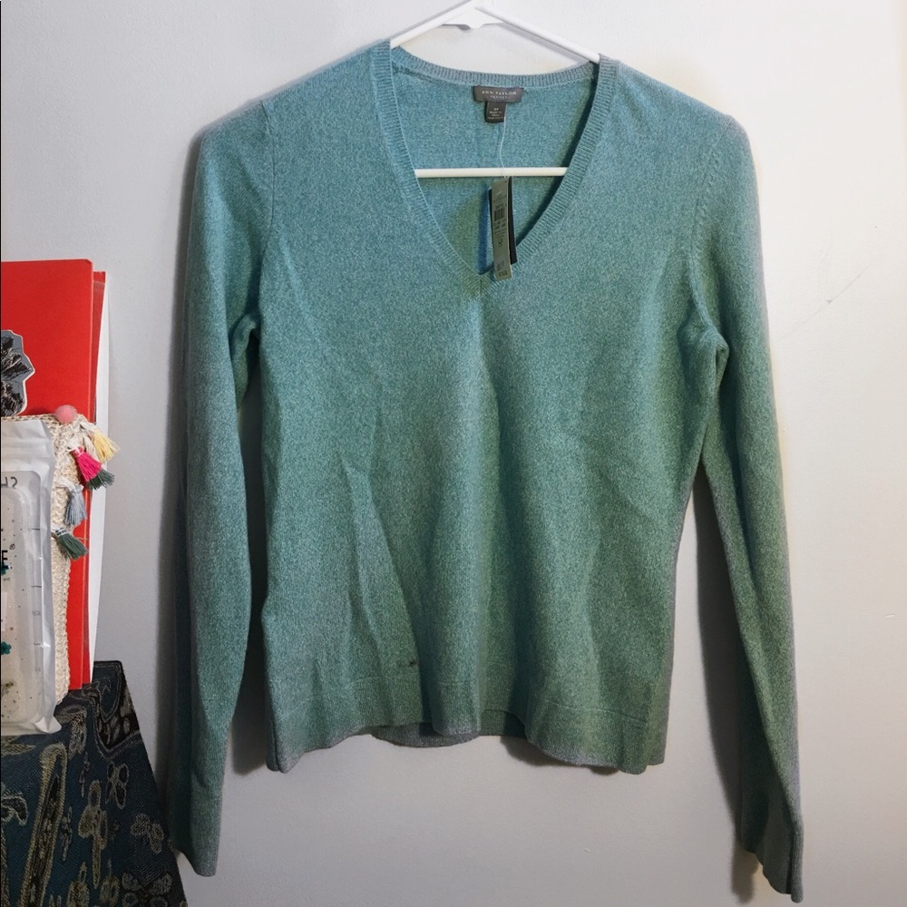Ann Taylor | V Neck Sweater NWT Light Blue SZ S